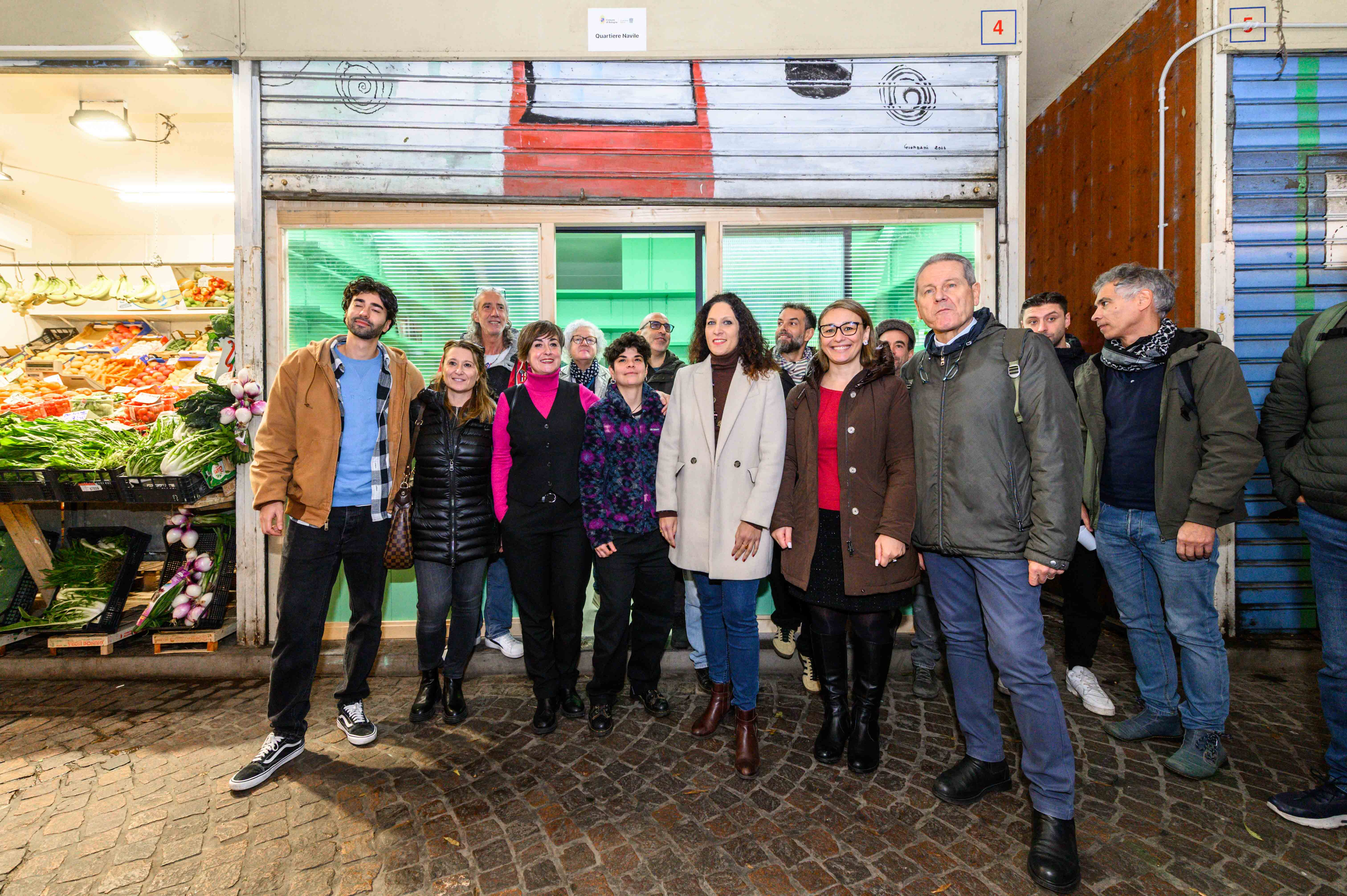 Bolognina: inaugurati i due chioschi riqualificati del Mercato Albani. Uno spazio è gestito da Cidas e rafforza l’impegno di ASP nella zona